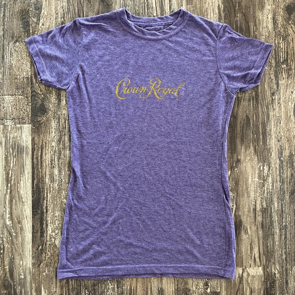 🟣Brand new purple Crown Royal Canadian whisky super soft tee shirt small